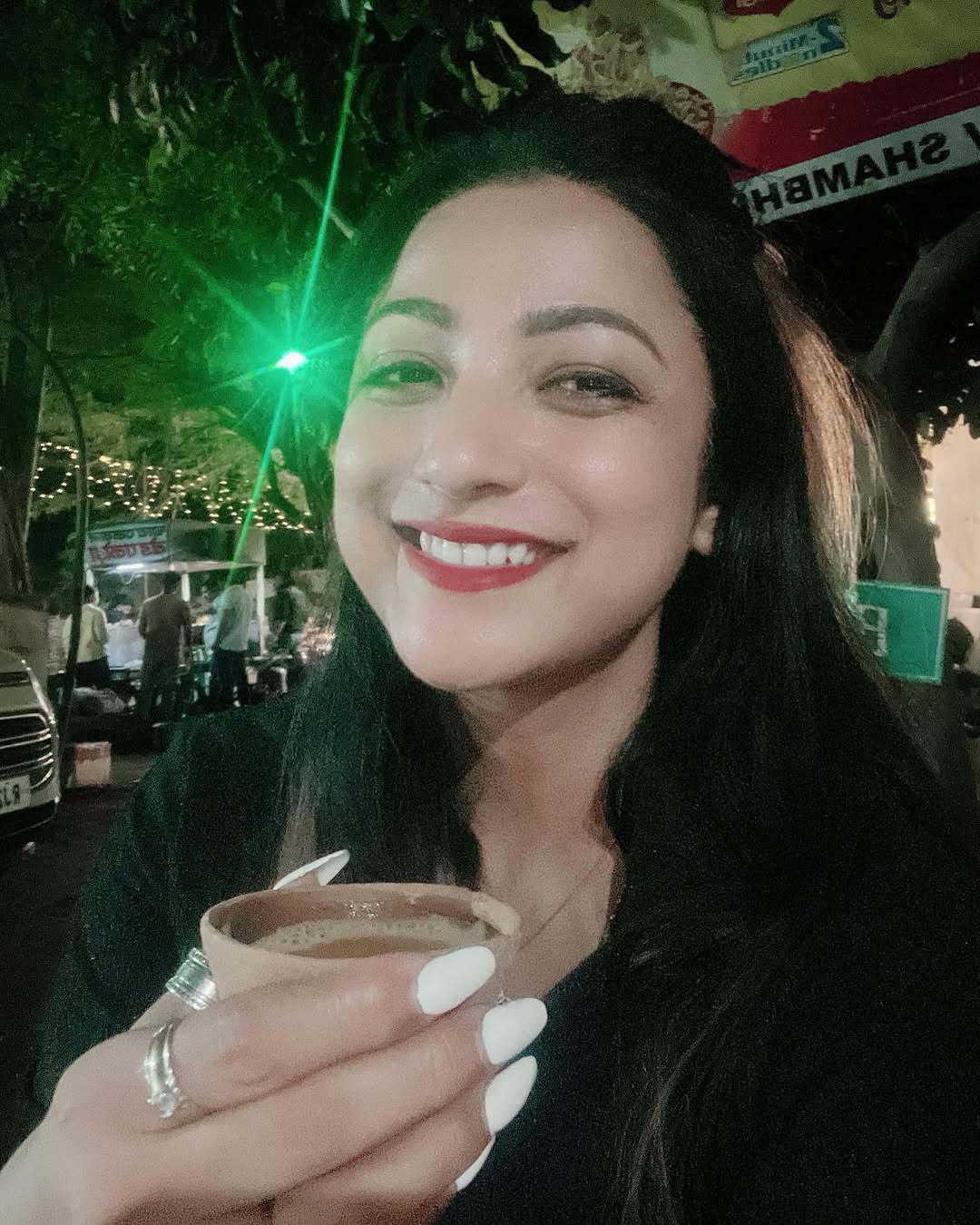 Good evening mere dosto ❤️
Barsat Aur road side wali Kulhad ki chai ka Apna hi maza hai
Kis kis ko pasand hai ?