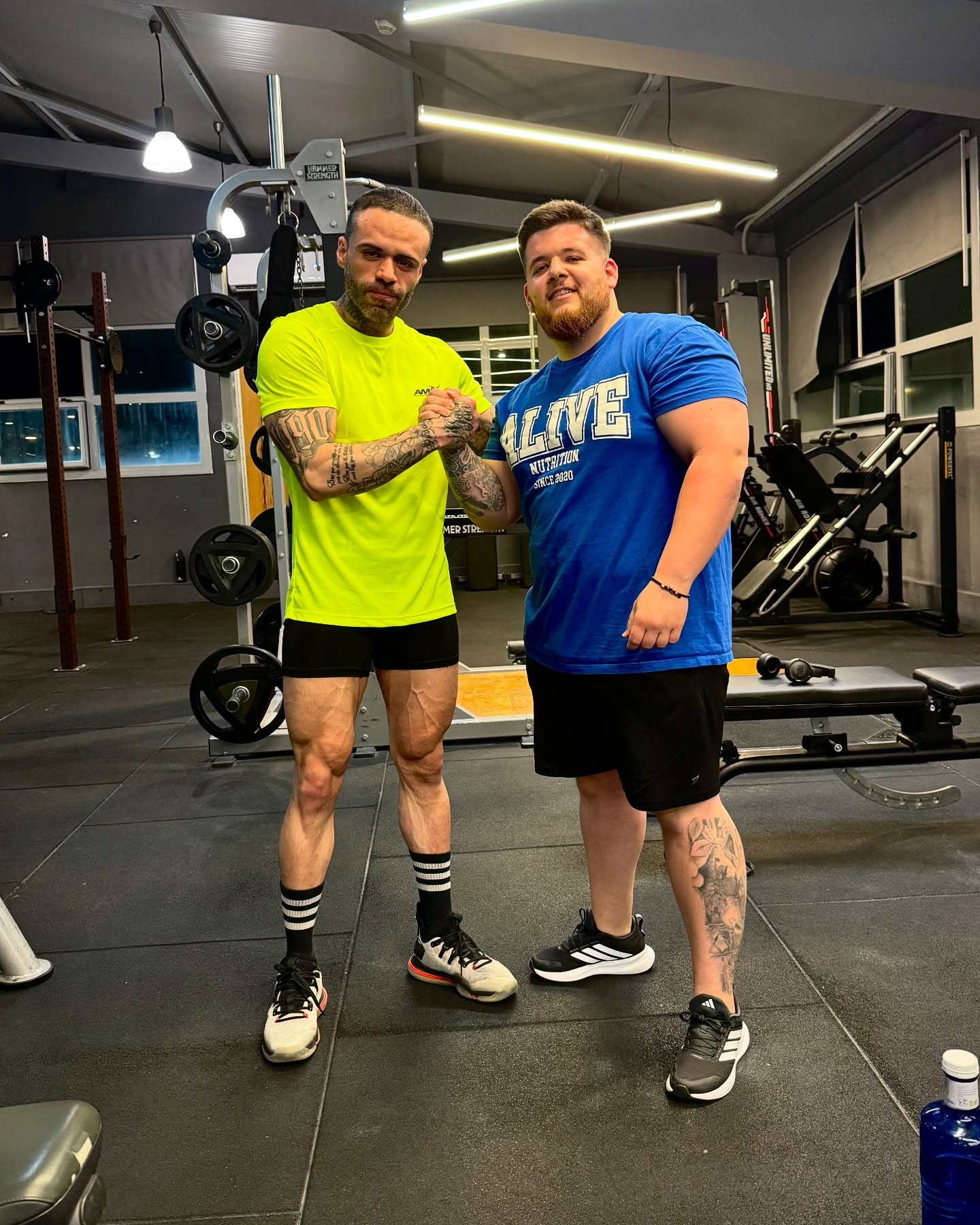 Con el mejor barbero para mi y mejor persona @_chelethebarberr 💈
Por muchos años más de salud compadre