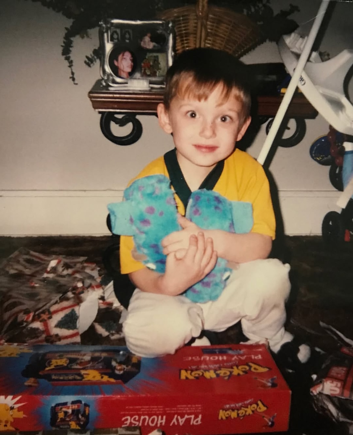 Grateful for all the birthday love 🖤 I still wear these slippers