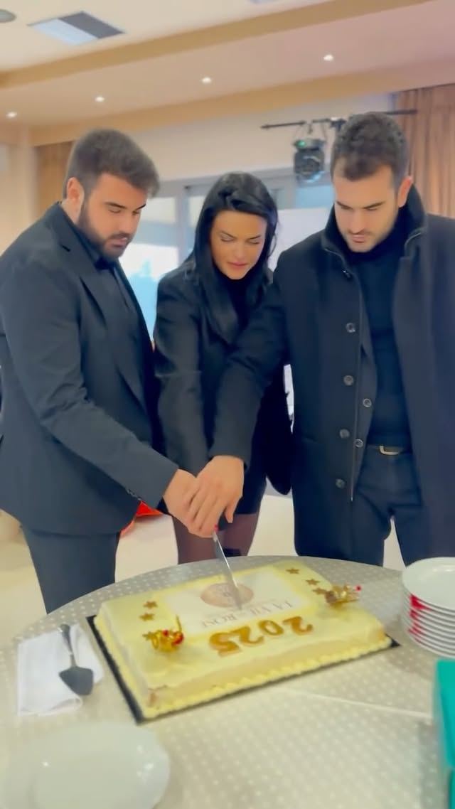 Ο μεγαλύτερος έρωτας της ζωής μου…♥️♥️♥️
Η La vie μου!!! ♥️♥️♥️
Και όλοι εσείς μαζί-τα παιδάκια μου, που συμβάλλετε στο όνειρό μου…αλλά κυρίως στο να προσφέρουμε σε όσους έχουν πραγματική ανάγκη.
#part1
