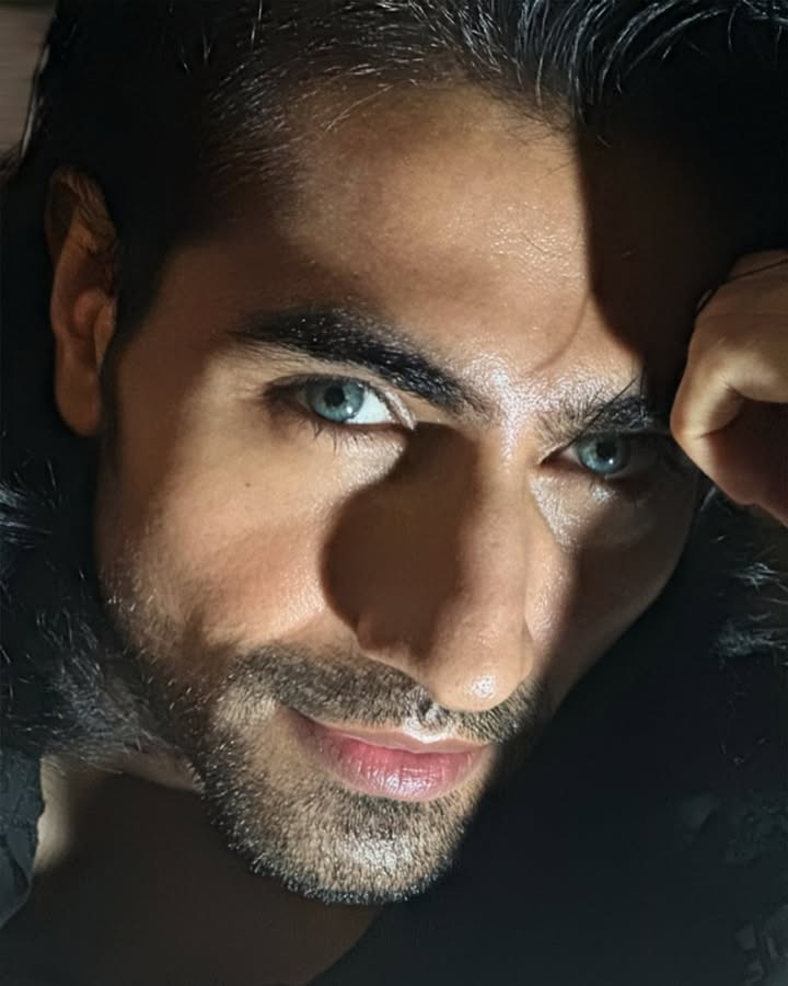 May will end , June will start. But June won’t end without starting(🤞).
P.s- Our side of grass is green. Focus.
P.s.s- Counting blessings, stars and days.
P.s.s.s- There is back and there is back and so are we.