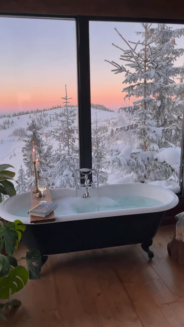 The perfect winter chalet does exist ❄️✨
Share this with someone you would want to have a cozy winter getaway with 💌
📍 @nordlandcabin
#chalet #aesthetics #winter #cozy #beautifuldestinations #cozyhome #wintermood
