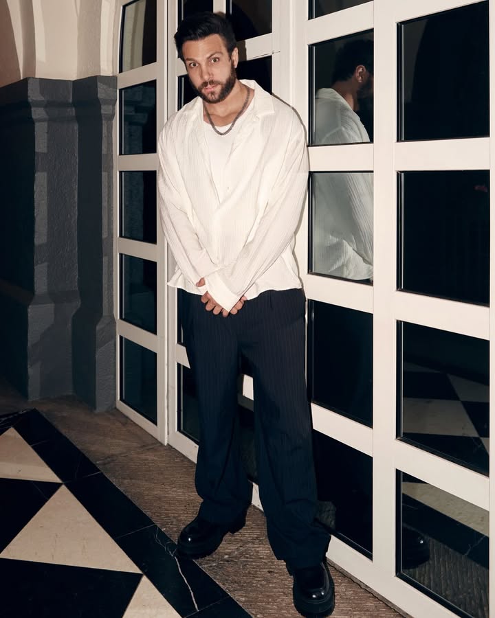 Muchas felicidades a @hollywoodreporter por su llegada a Mรฉxico y muchas gracias por la invitaciรณn a celebrar su primera portada.
Foto: @eduardoraos
Styling: @kikehernandezv