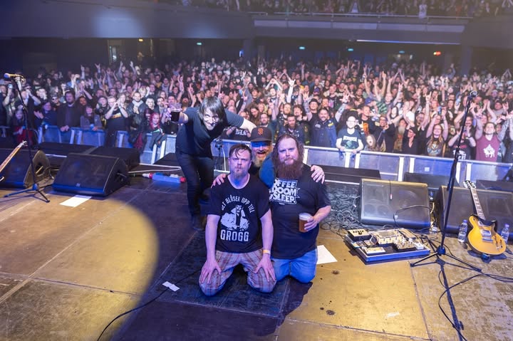 Thank you @desertfest_berlin 🙏 and great times with friends in @lowridergram @greenleafband and @slomosa 🤘