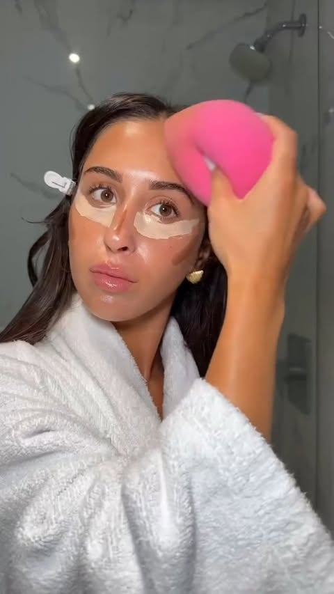 Summer makeup 😍 @grwtzi Follow @fatimabeautyblog for more! DM to get featured 💖
PRODUCTS USED:
- baby got bronze stick
- keep me covered concealer
- baby got blush stick
- brighten up banana powder
- blend and line eyeshadow stick
- sin city eyeshadow palette
- lash without limits mascara
- stay and play gel eyeliner
- pure nude baked blush
- pure nude sunlighter
- 8h matte comfort lip liner
- extreme shine lip gloss
.
.
.
#makeupideas #makeupreels #makeuptutorials #makeupvideos #makeuphacks #makeupdupes #makeuptransformation #makeupartistsworldwide ##trendingaudio #trending #viralpost #viralreels