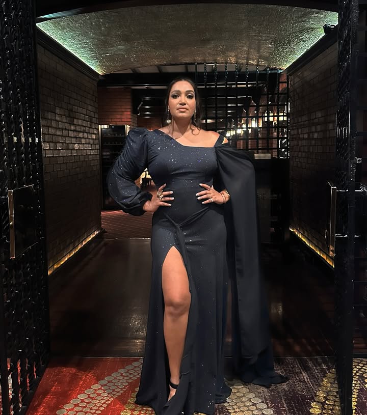 Thank you for designing this beautiful dress for me @melaniewijesinghe @melache_designer_boutique ❤️😘