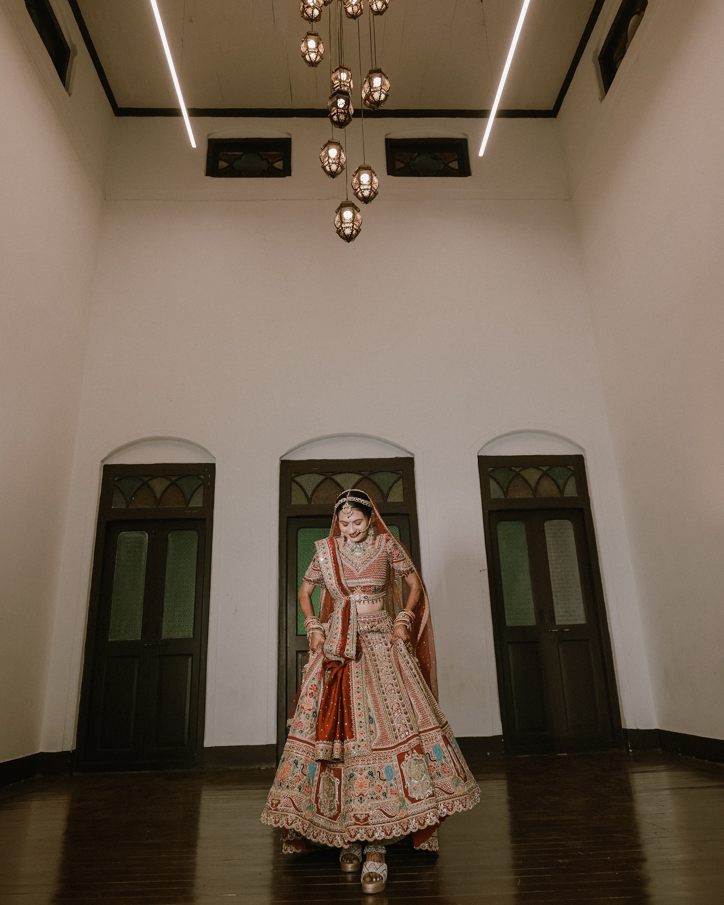 This dress, this day, this love โ everything I dreamed of.โฃ๏ธ๐งฟ
Stunning outfit- @fastfashion_surat
Mua - @samarpan_beauty
Click- @vision.stories_
In frame - @anchor_nidhivaghani
#bride #love #instagram #smile #cute #picture #viral #post #swag #classy