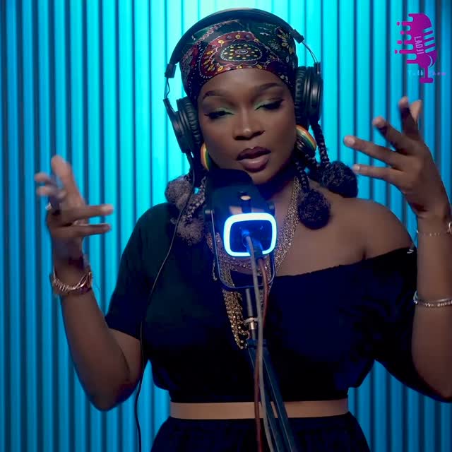 Viens l’écouter en Live ce 27 juin à l’@ifbenin #concertlive #fumilovers #TantPisPourElle #TPPE
Merci @ladji_k1000 pour la vidéo 💝