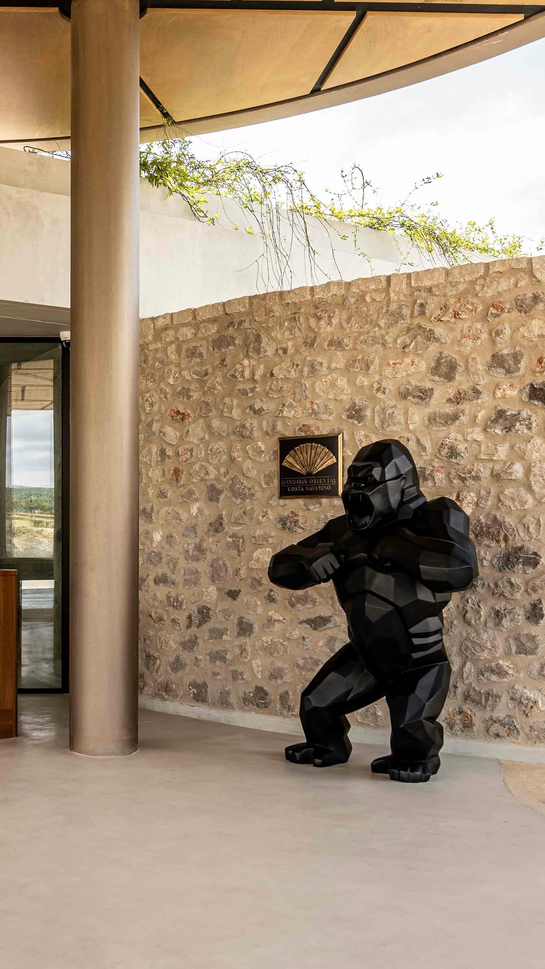 Richard Orlinski at Mandarin Oriental in Costa Navarino 🇬🇷
@mo_costanavarino
@kapopoulosfinearts
@orlinskigallery.myk
