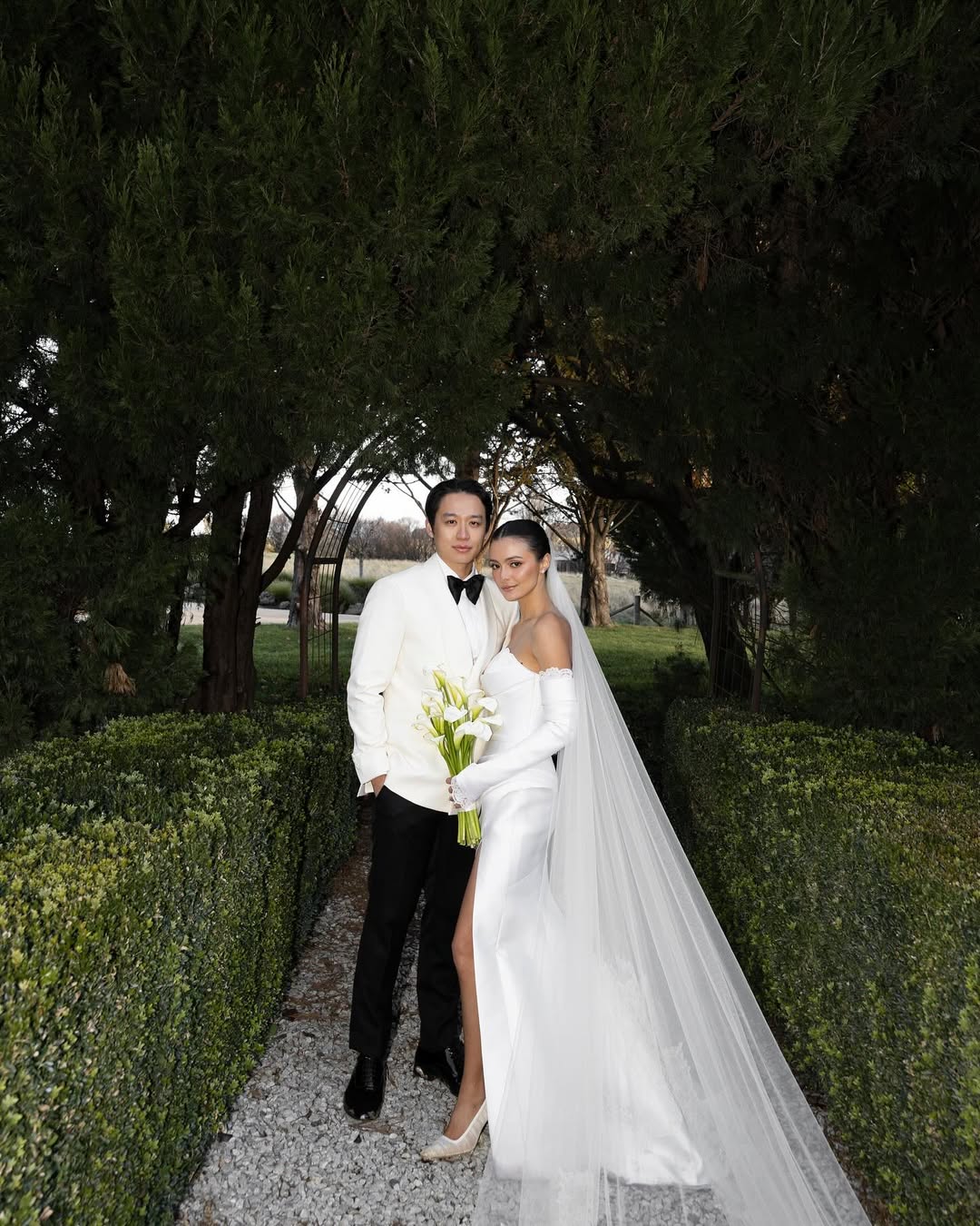 27.05.25 ♾️
.
.
Full Planning, Styling and Coordination: @_bowcreative
Venue: @monafarm_
Photography: @mervetogan
Videography: @luca.zarik
Florist: @_ellebore
Dresses: @hiantjen
Custom Suit: @wonghangtailor @jonathanwongso
Make Up: @archangelachelsea
Hair Stylist: @bridalglowco
Fashion Stylist: @astecat
Jewellery: @metier.privatejeweller
Celebrant: @nataliedrumcelebrant
Ceremony Entertainment: @tobitobi.co