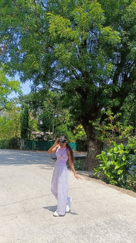 Random oneee🪄😋
.
Posting after such a long timee , i was little bit shy to post but ya finally i did
.
Need your love and support once again🫶🏻
I hope you all will...!!!!
.
#anshika #trending #viral #makethisviral