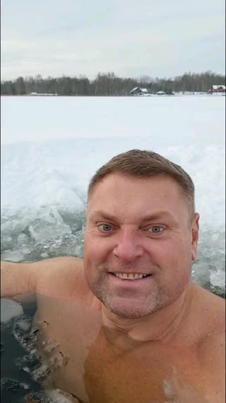 Fabolous weather today -10°C 🧊 💪💪💪#winter #icehole #icebath❄️ #strongman #worldsstrongestman #bigz #galiunai #moletai #lietuva #lithuanian #grudinimasis #sveikata #coldwatertherapy #saltovandensterapija #wimhofmethod #sportas #eketė #ekete #ledinesmaudynes #maudynesziema #icebath #icebathing #icebathchallenge