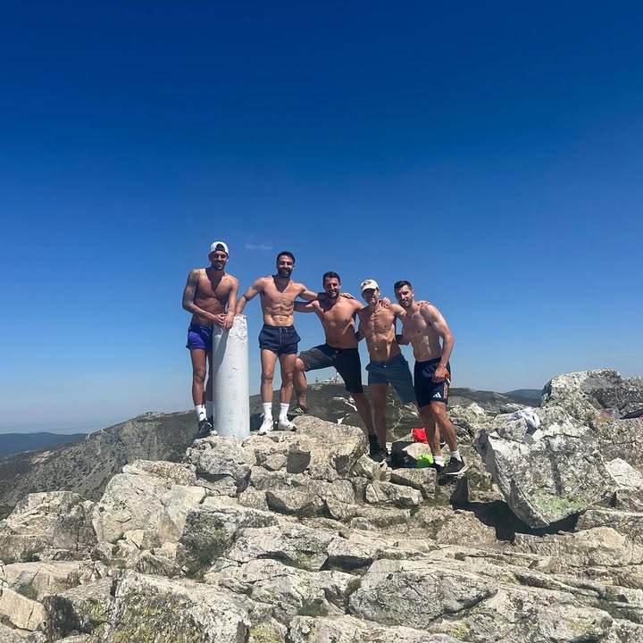 Trabajando de cara a lo que viene que es muy ilusionante. ¡VAMOS! 🤍⛰️💪🏽⚽️
