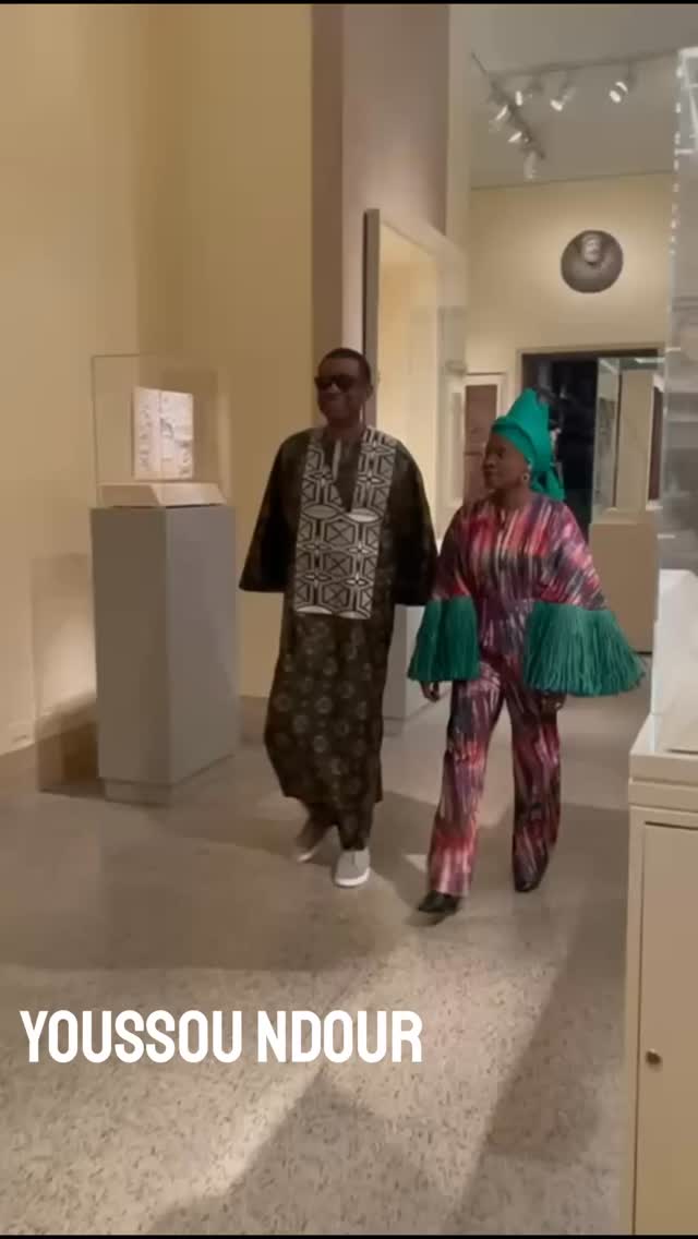 C’est toujours un immense plaisir de retrouver ma sœur Angélique Kidjo. Cette fois, c’était à New York, au prestigieux musée MET, à l’occasion de l’ouverture de la galerie africaine. Un moment fort, empreint de culture, de fierté et de fraternité.
