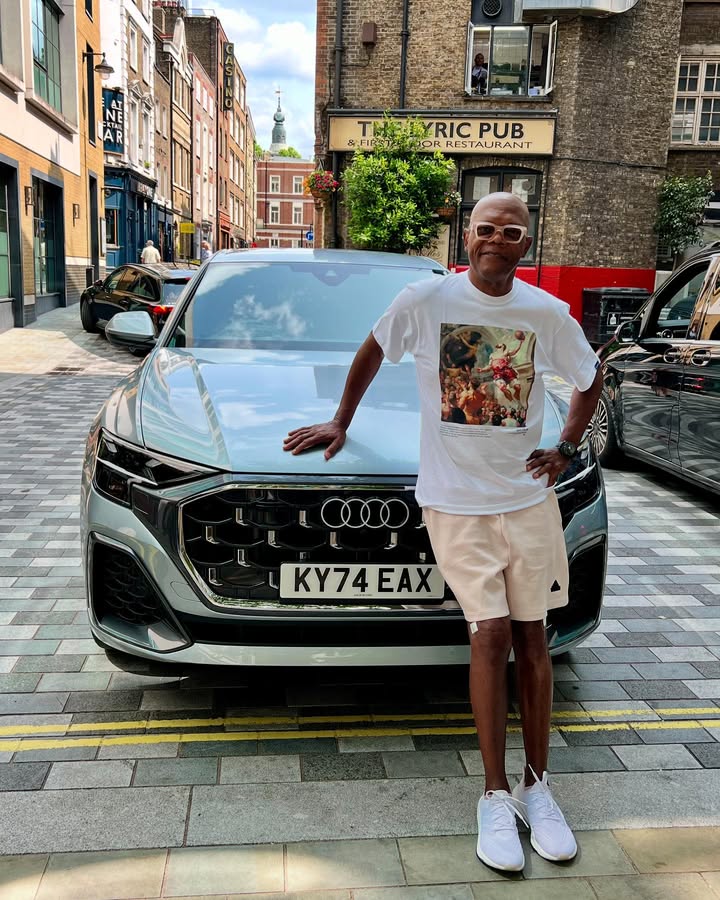 Big thanks to the @audiuk team for this #audiq8. We rolled around London in STYLE! Cheers!
