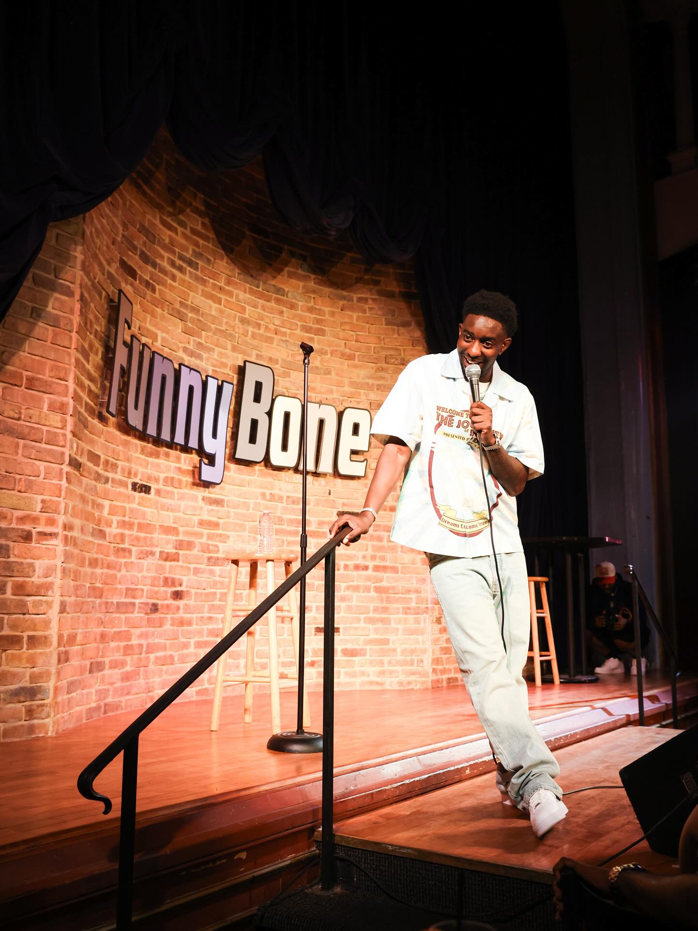 Forever symbolizing the grind,it don’t walk to you I make it run like horses do!. Tampa thank yall for a sold Out Weekend yall show up and show out every time for me and Parlay. Love yall 4L and always coming back yesssir! #Elevation #StandUpComedy #ComeSeeMeLive