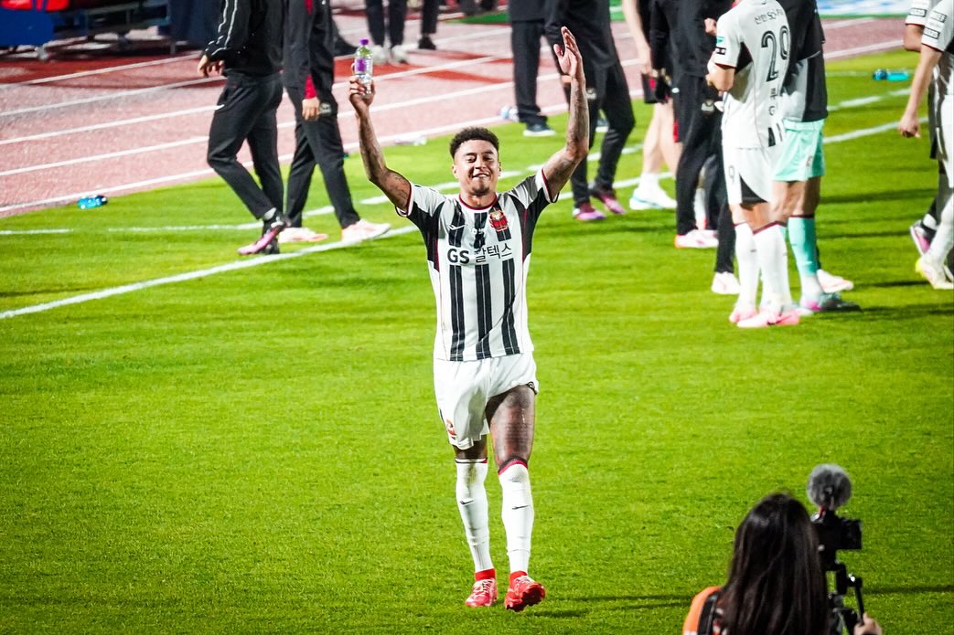 Big big win, let’s keep the momentum going 🫰🏾❤️
큰 승리, 추진력을 유지합시다 🫰🏾❤️