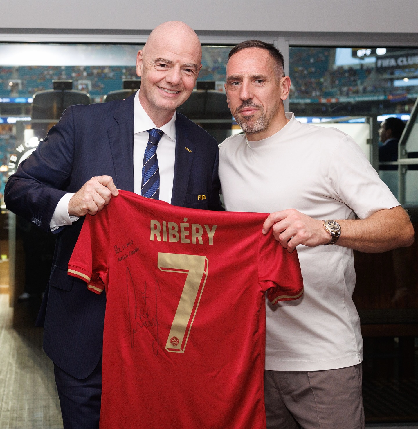 Still buzzing from an unforgettable night in Miami🌴✨
Thank you, FIFA and President Gianni Infantino, for the invitation as a Bayern Legend. From the electric atmosphere in the stands to the respect shown on the pitch, nights like these prove that football is more than a sport - it’s a shared heartbeat. Respect to Boca Juniors and their incredible supporters. 🔴🔵 #LegendaryNights #MiaSanMia