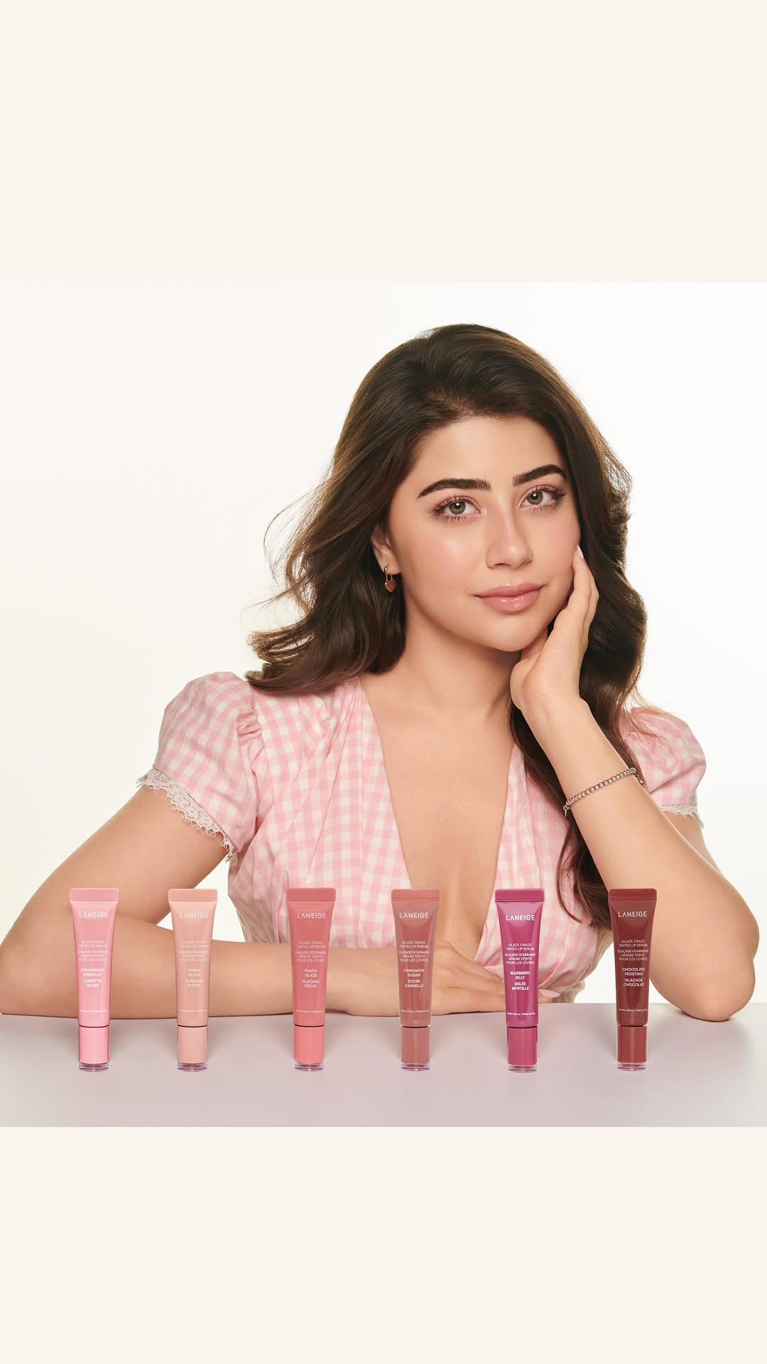 Just entered the #GlazeCraze with @laneige_in💋
Mirror shine? Check. Hydration? Always. Glow? Unmatched.
Shine this good should come with a warning 😉
Catch me glowing non-stop - no filter needed.
#Laneige #LaneigeIndia #OPENTOWONDER #LipTint #LipBalm #LipCare #GlazeCraze #AD