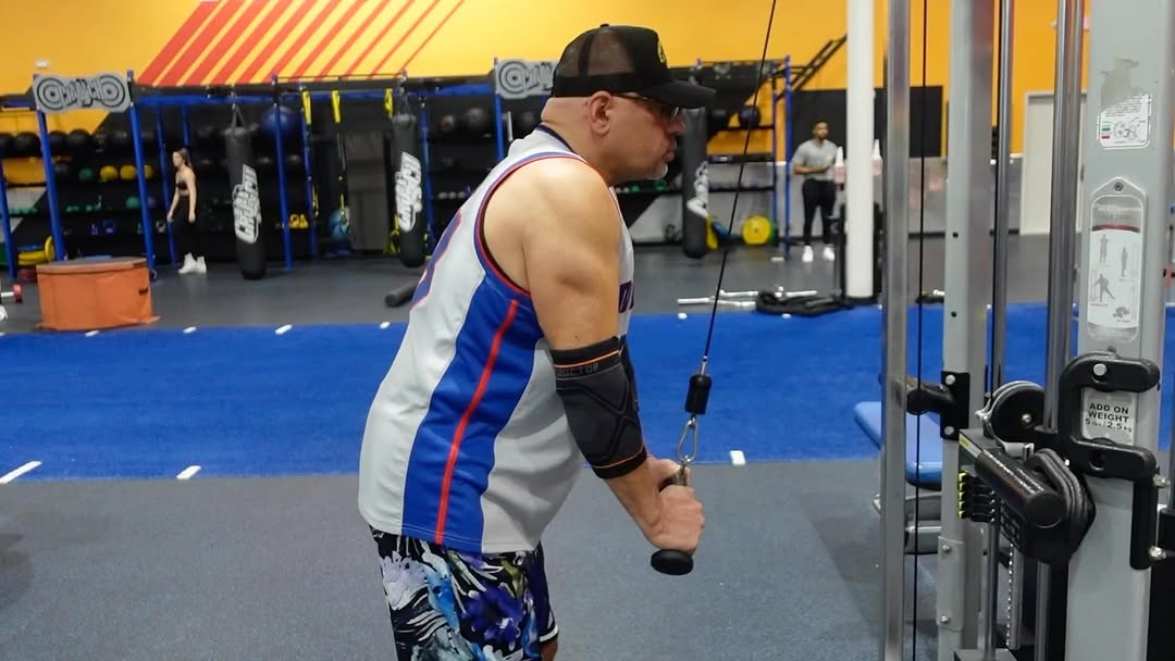 VIEW FULL WORKOUT VIDEO ON MY YOUTUBE BIG ROB TV. 51 YEARS OLD GYM RAT 4 LIFE💪🏼💪🏼