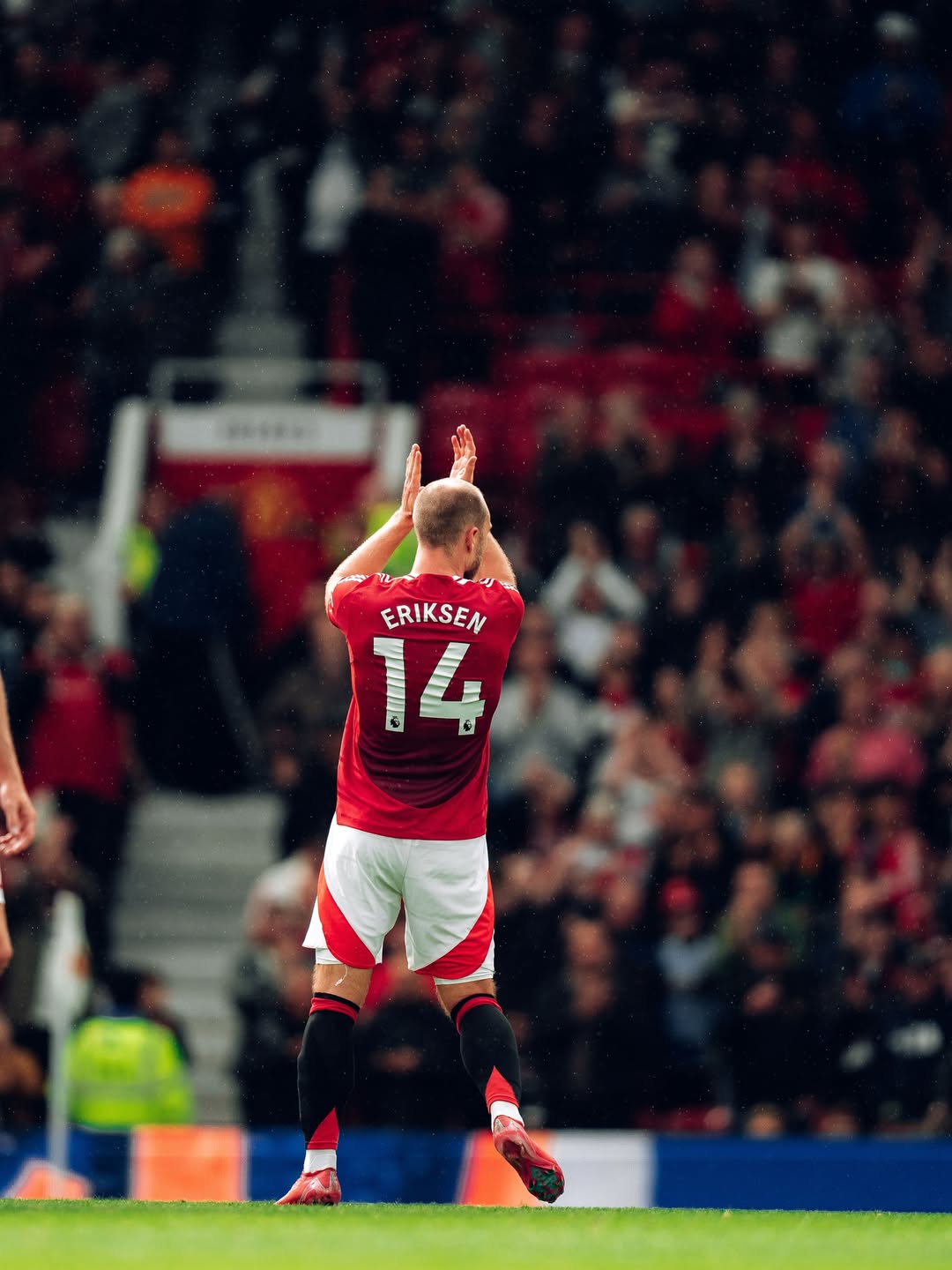 A huge thank you to all the fans who has supported me through the last 3 years as a @manchesterunited player.
Thank you too all the kind and hardworking people at the club who has made me and my family feel so welcomed since day one. And a big thank you to my teammates, it’s been a pleasure sharing the changing room and pitch together!
It’s been an amazing time and I’ve made som incredible memories that I will keep for ever.
Thank you, Christian