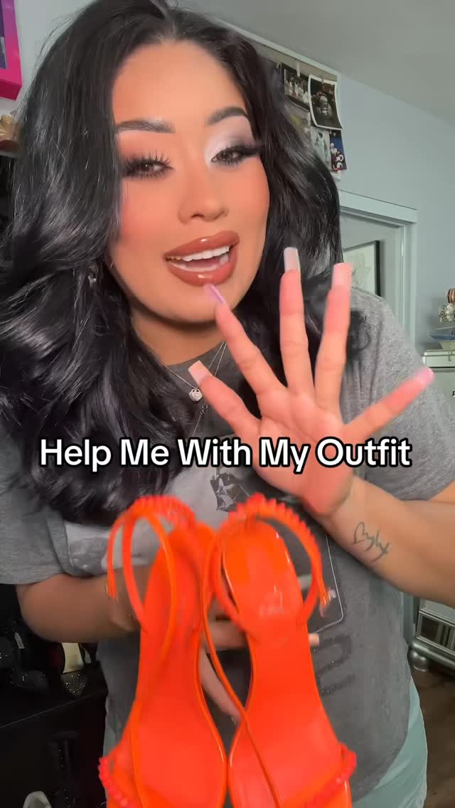 Idk I think I’m liking orange on me 🙂↔️ set is from @tinas_fashion
Heels & Purse from @christianlouboutin
#helpme #outfitideas #summeroutfit #matchingoutfits #monochromeoutfit #ootdinspo #ootds