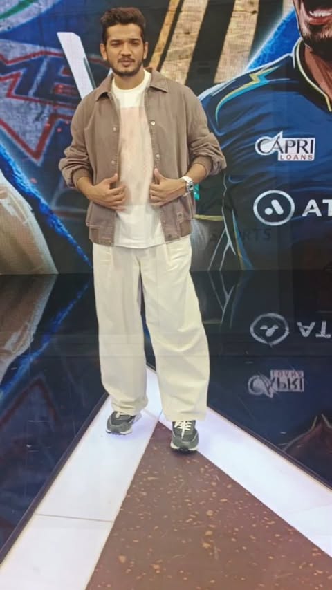 Check my vlog on YouTube https://youtu.be/Eha8DYwics0?si=oY_6ZPX1YUXSn2nM .
🤴🏼Makeup by me for @munawar.faruqui
@munawar.faruqui @irfanpathan_official
@nitin_menghani
@sadakat.khan_ms
@harmeetv
Work credit @faiyaz_ansariii miss u bro
#munawarfaruqui #munawarkijanta #pathan #pathanbrothers