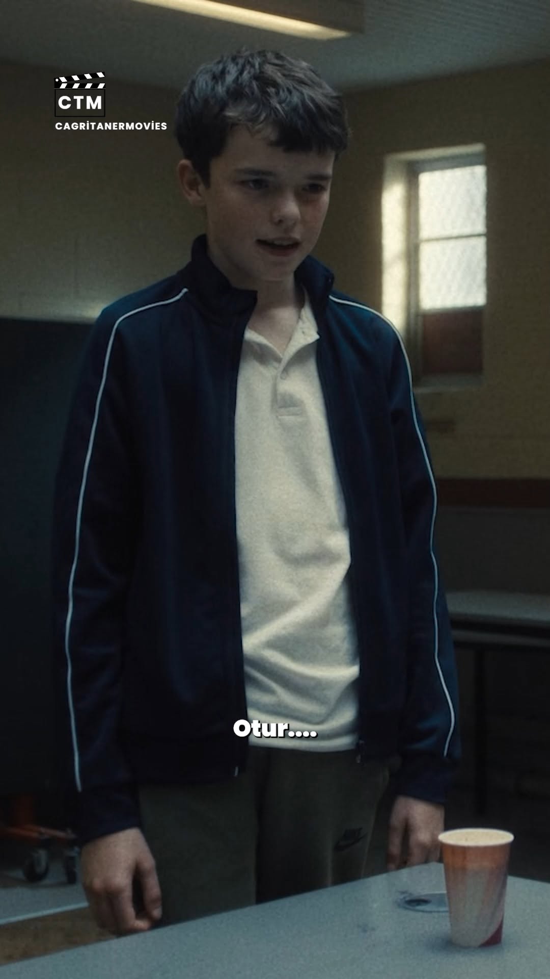 Adolescence - 2025
Genç bir kızın öldürülmesi küçük bir toplulukta pek çok soruyu gündeme getirir. Soruşturma ilerledikçe 13 yaşındaki Jamie Miller araştırmacıların görüş alanına girer. Jamie, cinayet şüphesiyle tutuklandığında ailesinin hayatı altüst olur. Gerçekten fail o muydu, yoksa hikayenin devamı var mı?