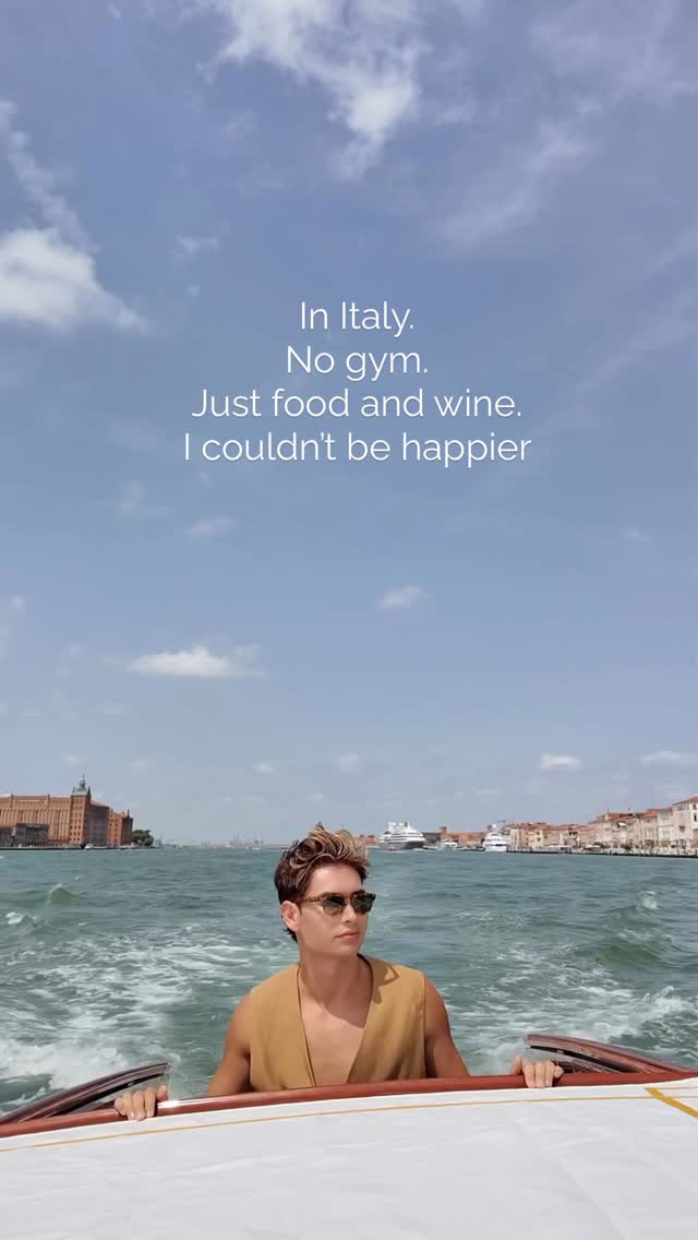 Only lifting forks and glasses for me in Italy 🇮🇹🍴🍷