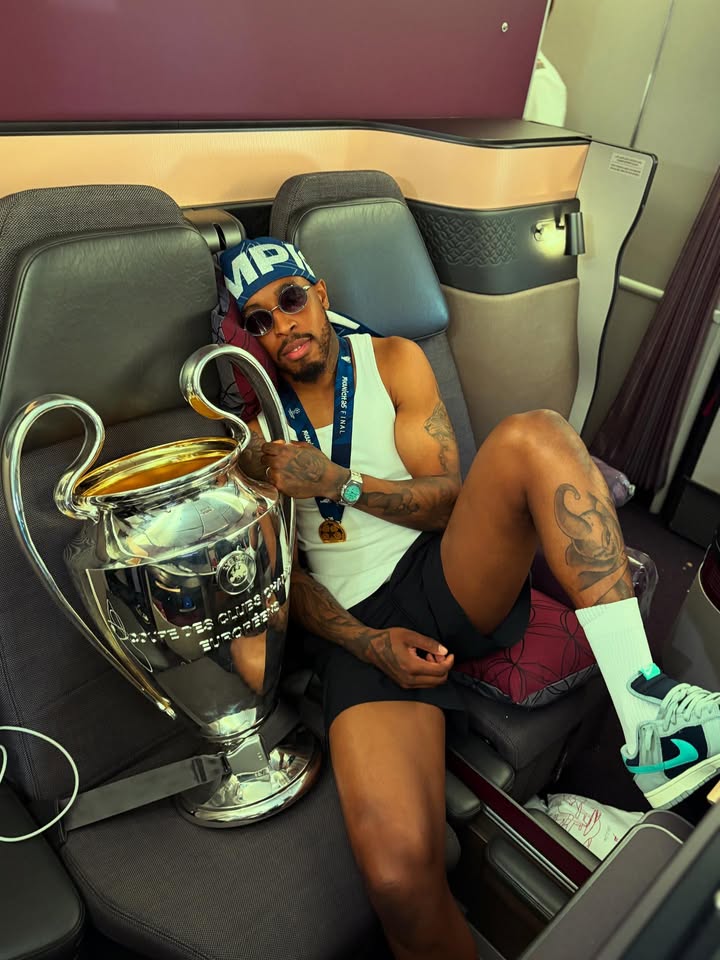 Wake up like this .. pour l’HISTOIRE et pour PARIS ❤️💙