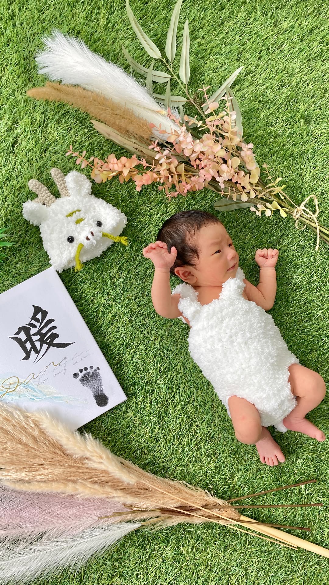 𝙷𝚎𝚕𝚕𝚘 𝙱𝚊𝚋𝚢👶🏻🍼
会いたくてたまらなかった
ベビちゃんにやっと会えました❤︎
𝟷.𝙳𝚊𝚗
𝟸.𝟸𝟶𝟸𝟺.𝟺.𝟻
𝟹.𝚊𝚖𝟺:𝟸𝟽
𝟺.𝟹𝟸𝟸𝟺𝚐
𝟻.𝟻𝟸.𝟻𝚌𝚖
出産は想像外の事が多かったですが
無事に産まれてきてくれてありがとう❤️ℒℴѵℯ
家族が増えて毎日可愛くてたまらない
暖くんにメロメロです👶🏻🫧
#ニューボーンフォト
場所▶︎ @loveandpeace_gym
生後𝟷𝟹日目𖤐˒˒
⋆⸜ᵀᴴᴬᴺᴷ ᵞᴼᵁ⸝⋆
#2024 #辰年ベビー #辰年ママ
#新生児 #赤ちゃん #出産 #justborn
#赤ちゃんのいる暮らし #4月産まれベビー
#男の子ベビー #男の子ママ#babyboy
#パーソナルトレーナー #妊婦ヨガ #マタニティヨガ