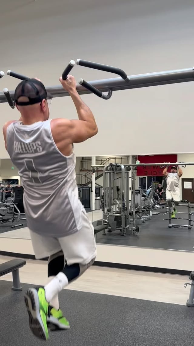 We Filmed A Prank At Planet Fitness And Walmart Today Now Im Doing My Real Workout And Ending With Some Chin-ups. View My Planet Fitness And Walmart, View The Pranks On My YouTube Channel BIG ROB TV❤️💪🏽👍
