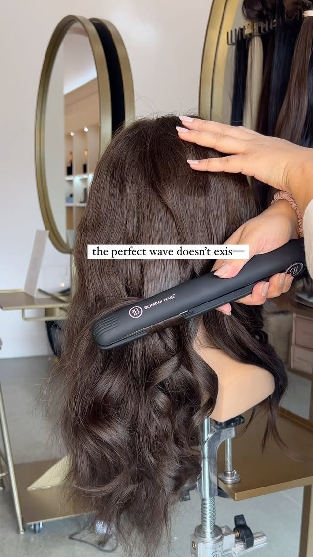 Flat iron waves 🌊 Comment "IRON" and we'll send you the shop link.
Ft. @bombayhair Rose Gold Flat iron ✨
#hairhacks #flatironcurls #BombayHair #hairtrick