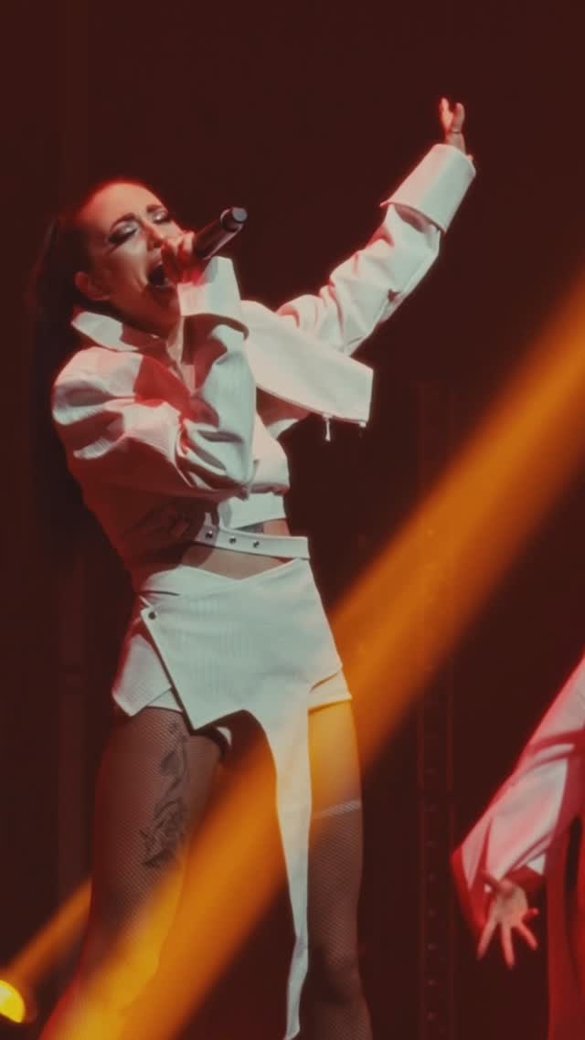 🎤 My voice was made to sing…
✨ My soul was made to be a channel…
We are designed with purpose — to express, to feel, to carry something greater than ourselves.
🤍🤍🤍
#ThouArtI #VoiceWithPurpose #HeartInAction #SoulChannel #WeAreOne #LoveInMotion #ElleBlink #刀马旦 #中国 #thankyou