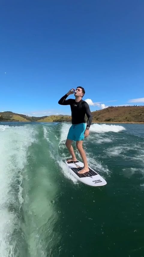 Bora viver turmaaaaa 🏄♂️☀️
Nem só de video game vive um homem 😅
@redbullbr @abdalabrothers @malibuboatsbrasil