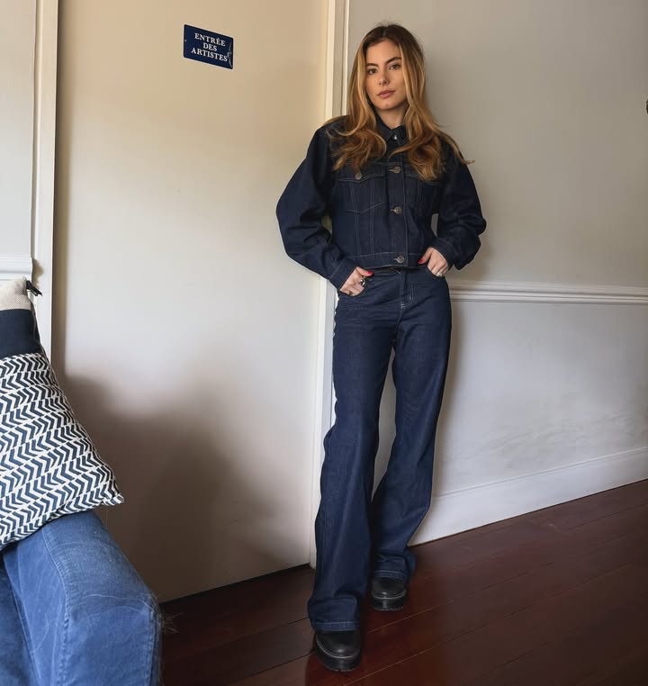 De hoje com o conjunto jeans mais lindo da @isadorafariasbrand 💙🩵
Moderno e completamente atemporal!! Pra uma vida toda! 🥰
E adicionei um bônus no final com o macacão jeans da IF que usei outro dia.
Me conta aqui qual dos dois você mais usaria 🙈