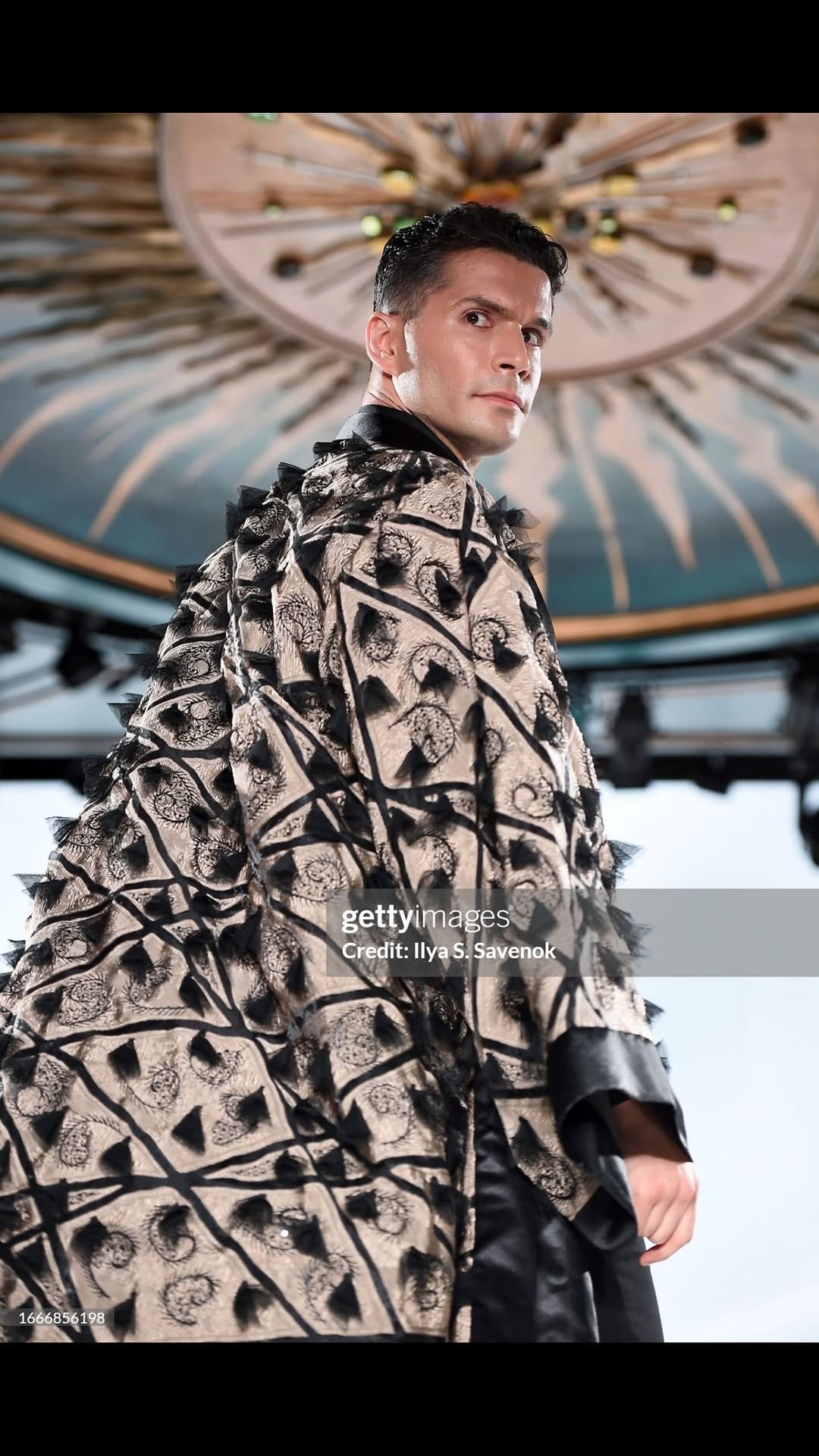 #NYFW @sahar_alaufi โs 2023 collection with incredible:
@edgar.entertainment
@edgarsaakyan
@sheafilling
@runway7fashion
@christina_kovs
@swimjohn
@dv_luxe
@al_photino
@nickstarichenko
@vita_phoenix
@iam_yana_love
@lastminshoot
.
#RudyBundini #RudyBundini_live #RudyBundini_art #SaharAlaufi #runway7fashion #NYFW #FashionWeek #RunwayReady #NYCStyle #FashionForward #DesignerShowcase #HauteCouture #StreetStyleNYC #FashionTrends #GlamourAndGlitz #ModelLife #FashionIcons #Fashionista #CoutureCulture #StyleInNY #FashionInnovation #NYFW2023 #FashionWeekBuzz #FrontRowFAB #NYFashionScene