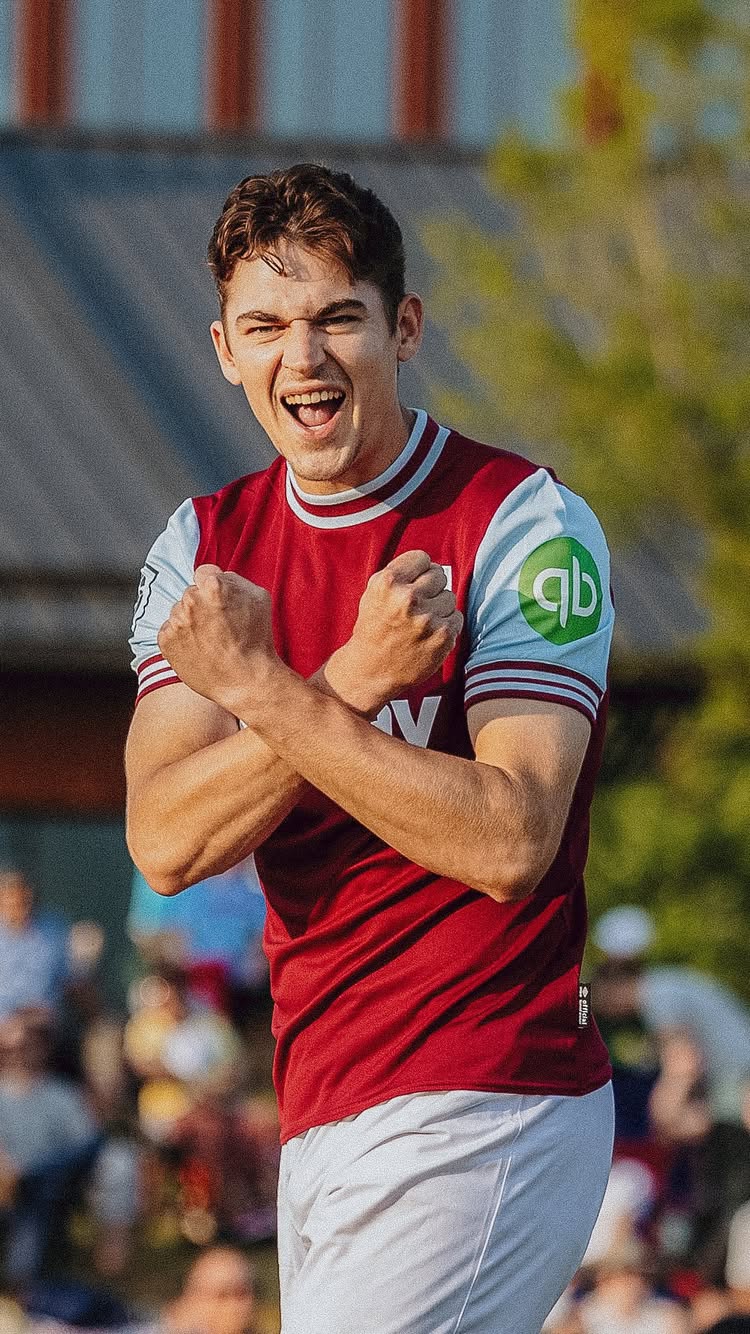 Hero bleeds Claret & Blue ⚒️