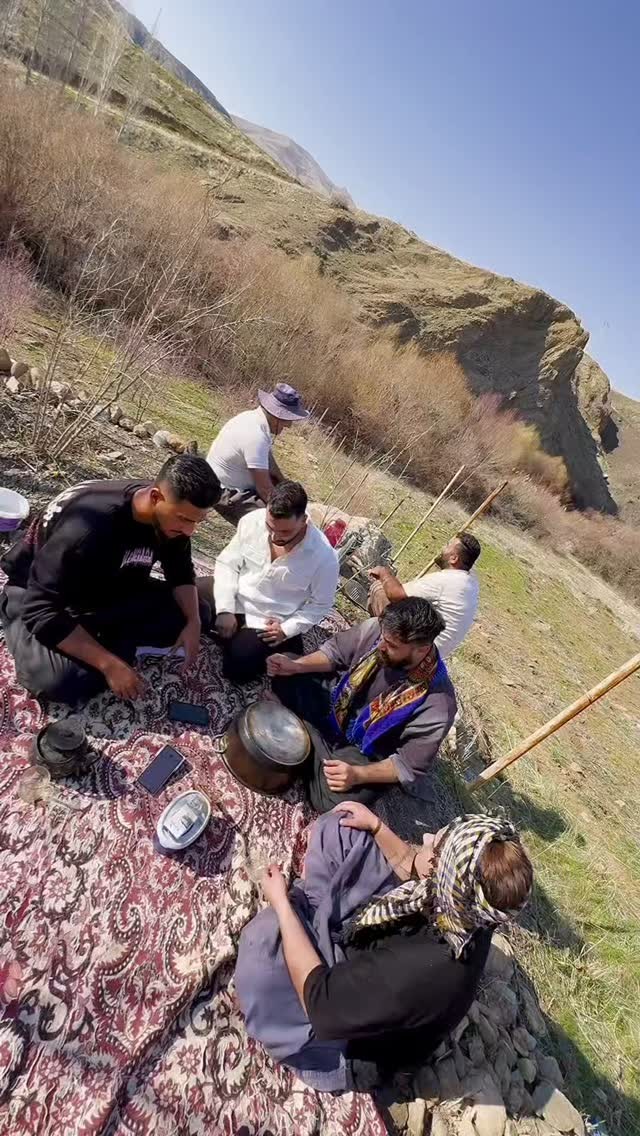 ما آمدیم باز😂😂برین بترکونین
.
#خواننده #آواز #موزیک #آهنگ #آهنگ_جدید #موزیک_جدید #اجرای_زنده #تمرین_خوانندگی #کاور_آهنگ #موسیقی_ایرانی #موسیقی_پاپ #موزیک_غمگین #اکسپلور #برای_شما
#singer #singing #vocals #vocalist #coverartist #newmusic #musicvideo #singingcover #vocaltraining #instamusic #musiciansofinstagram #popmusic #acousticcover #explorepage #foryou #viralvideo