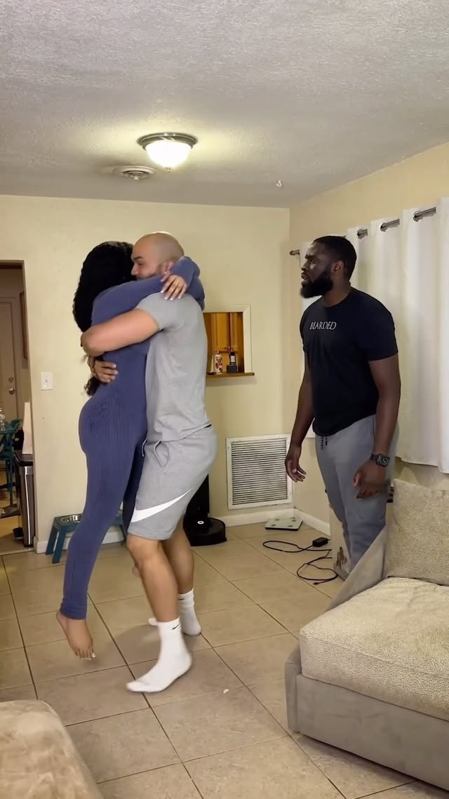 How you know the house rule about shoes, why you connected to WiFi and how you know the dog @ty_crain ? #waitaminute #somethingaintright #sirbigdre #cheating @misssskayla