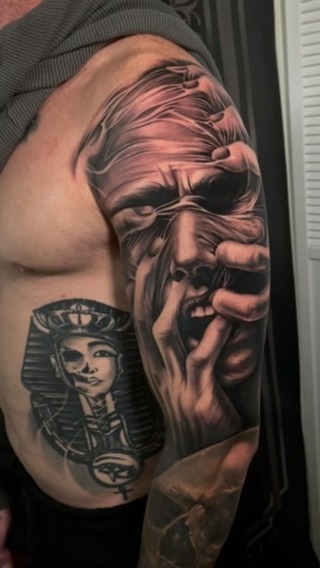 @evolvedink
.
.
.
#tattoo #tattoos #tattooartist #blackandgrey #ink #tattooart #tattoostudio