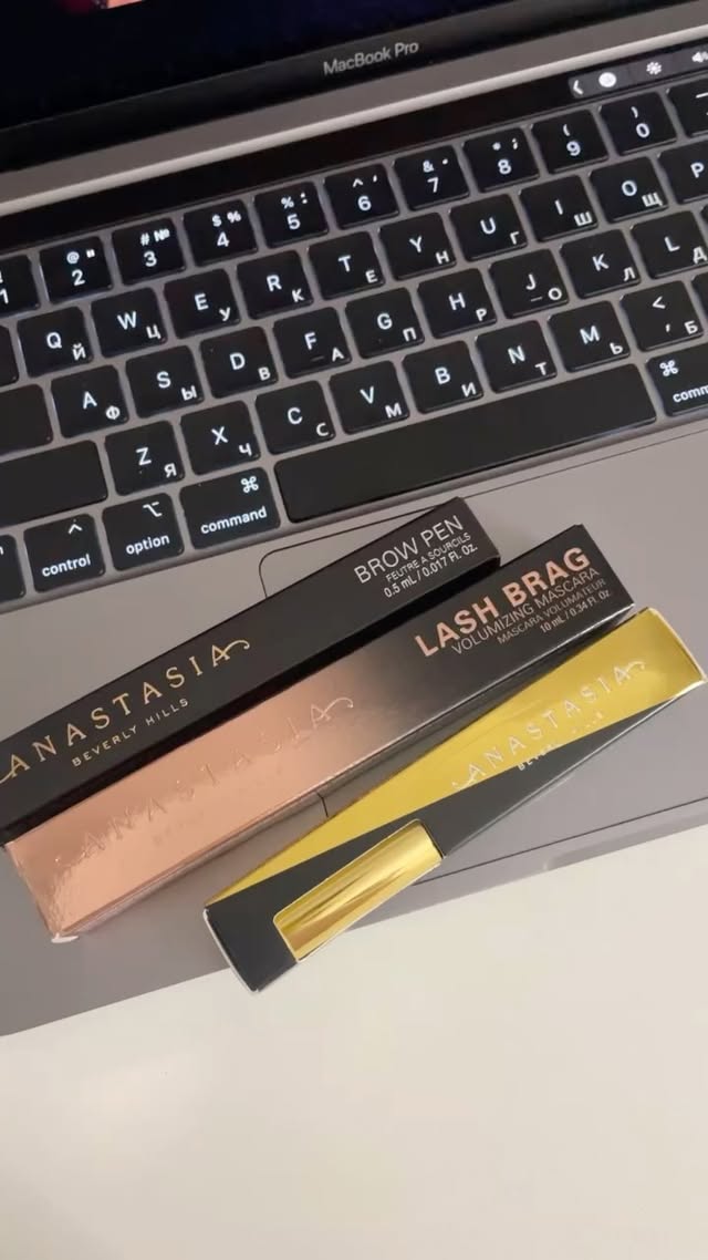 Топовые средства для бровей @anastasiabeverlyhills 🔝
Теперь бренд представлен в @goldapple 🤩