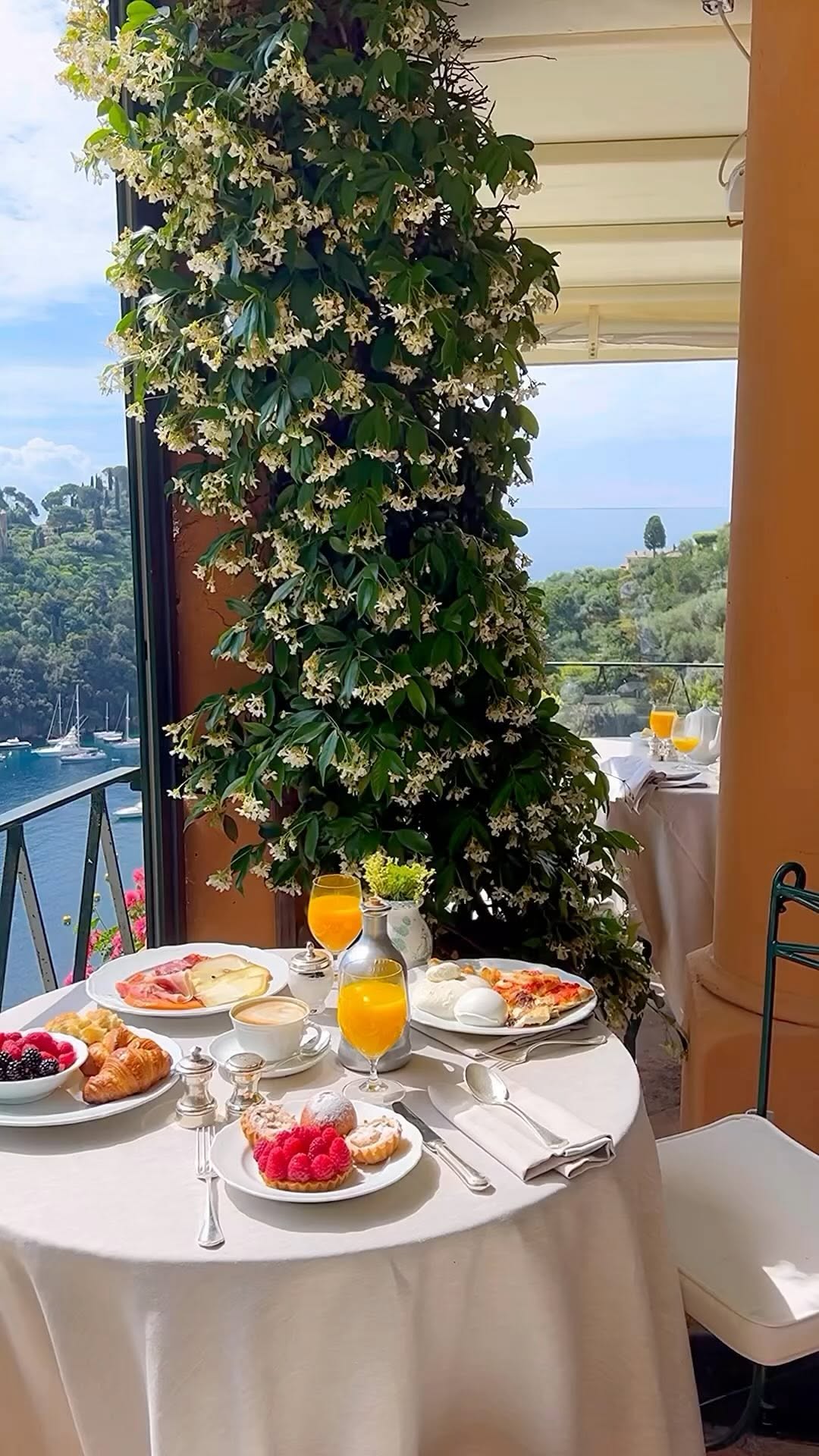 The perfect breakfast setting featuring @belmondhotelsplendido 💐