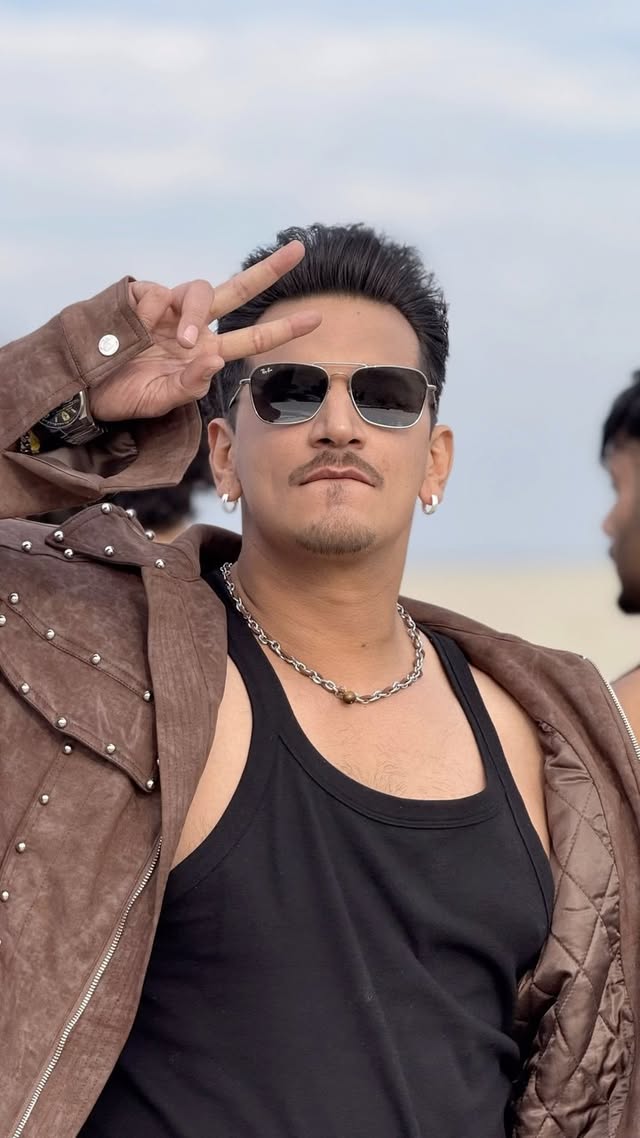 Aisi Vaani boliyay ke jamkar jhagda hoye , par usse na boliyay jo aap se tagdha hoye👏 mehnat kar k aye hai ❤️