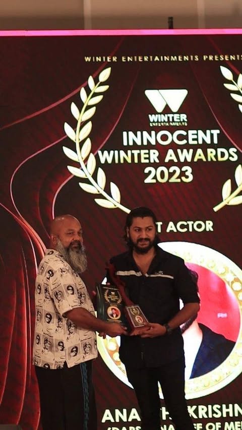 Blessed Moment๐
While dreams come true๐
.
.
Best Actor ๐
.
.
Thank you โค๏ธ
@shiyasalsaj ikka๐
@winterentertainments ๐
#innocentwinterawards #2023 #kerala
#cinema #Ananthakrishna #viral #best #Actor #WinterEntertainments