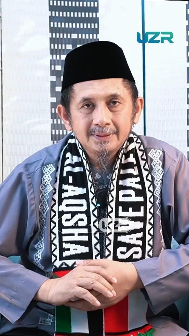 May Day: Mereka yang Dianggap lemah tapi Paling Berjasa
Mereka yang dianggap lemah, namun justru paling berjasa. Para buruh—dengan peluh dan doa-doa tulusnya—menjadi tulang punggung kehidupan banyak orang. 🌟
Kadang mereka kurang diapresiasi, tapi bisa jadi keberkahan hidup kita justru datang dari ikhtiar dan doa mereka.
Mari kita renungkan, sudahkah kita benar-benar menghargai mereka yang bekerja keras di balik layar? 🤲✨
💬 Apa yang bisa kita lakukan untuk lebih menghormati jasa mereka? Tulis di kolom komentar!
#MayDay #HariBuruh #UstadzZaitunRasmin #DoaBuruh #KehidupanBerkah