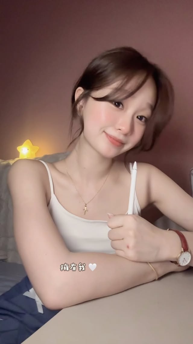 敲筆公主回來上班啦🙈 #戀人未滿
下一首唱什么?💕
#SHE #penbeat #敲笔