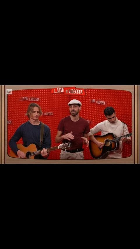 Intanto il giorno 15/1/24
su Rai2 " E viva il Video box"
Un omaggio a @lorenzojova
Voglio ringraziare anche questi splendidi musicisti e soprattutto grandi amici
@__garo & @elevent222
#rai2