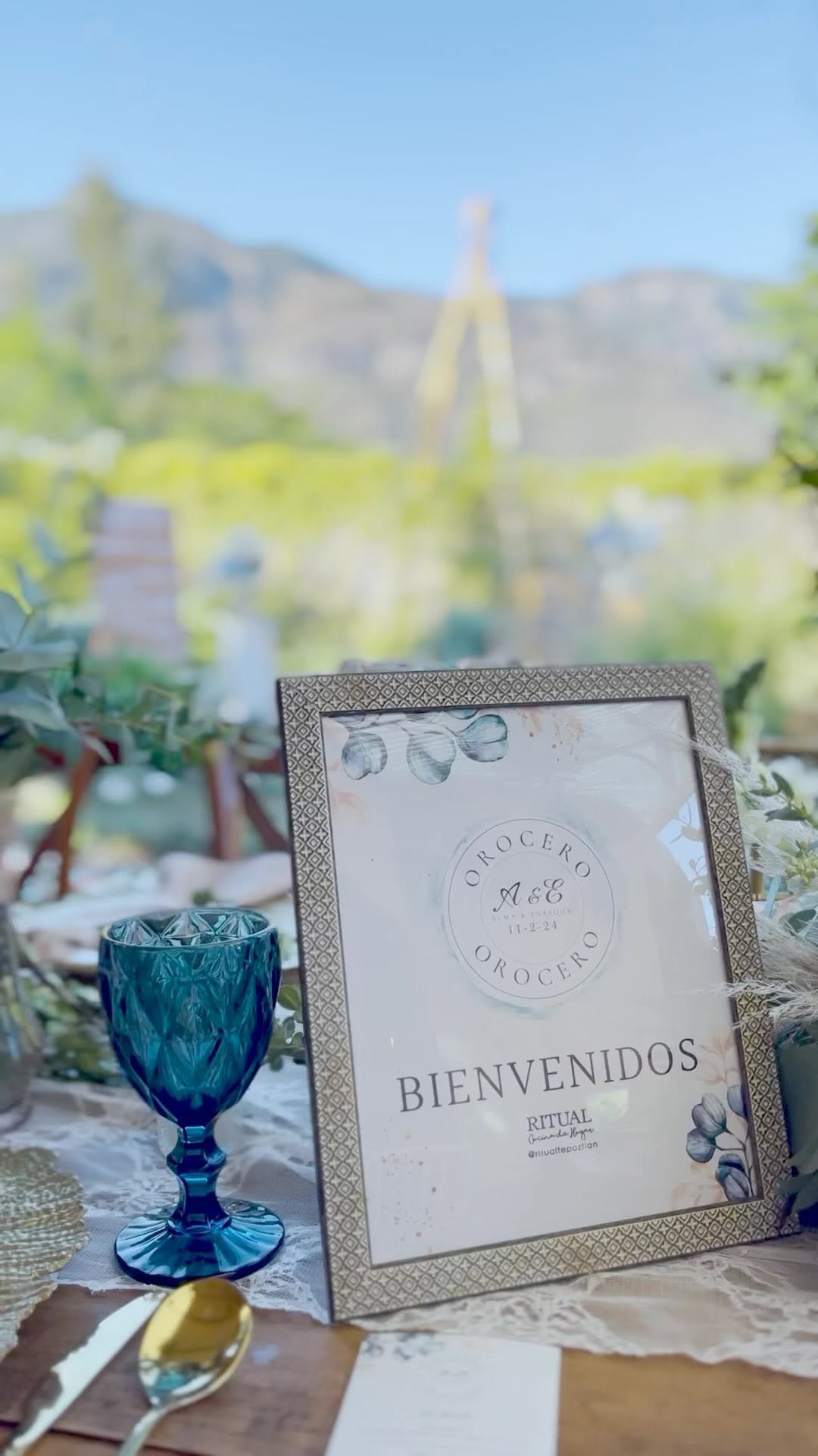 Cuando existe un amor tan grande, es normal que se generen muchas respuestas alrededor, pero como te lo dije desde el primer día de mi cuenta corre mi amor @alma_cero que nadie te lastime. Te amo y te amaré como sé que tú también lo haces. Puede parecer raro un amor tan fuerte y tan hermoso, pero lo único que hacemos es intentar mandar un mensaje diferente y único… un mensaje de amor. El mejor día de nuestras vidas hasta el día de hoy se resume en este video hecho por @hernan_decimo y @rennecastr_ que lo hicieron con todo el amor y el cariño que nos tienen. Gracias por tantas personas amorosas y que nos cuidan tanto, siempre recordaré todas las muestras de cariño de todos. Gracias vida por ponerme a tu lado mi amor!!!