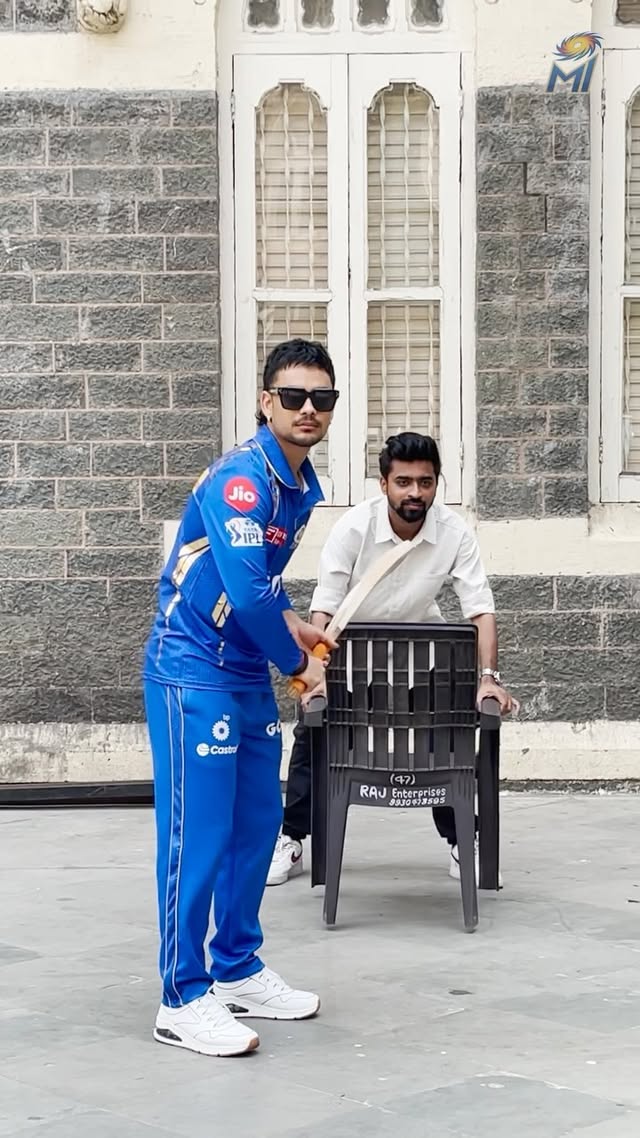 POV : Gully Cricket 🏏
.
.
@tilakvarma9 @ishankishan23 @jaspritb1 @dhlexpressindia #dhlexpress #OneFamily #mumbaiindians #mipaltan #IMMI #teambehindtheteam #bumrah #tilkvarma #ishankishan